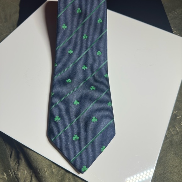 Irish Luck Navy Blue Tie with Green Shamrocks - Picture 6 of 11